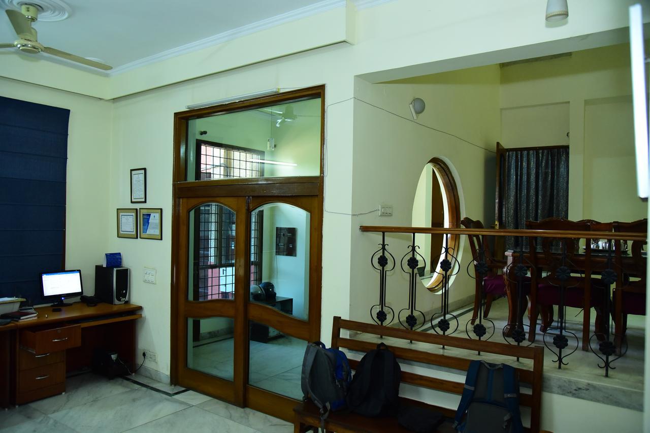 The Mayflower Hotel Γκουργκάον Εξωτερικό φωτογραφία